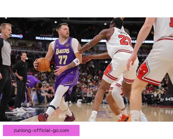 林书豪解析东契奇进攻技巧偏好左侧单打后撤步展现联盟顶级柔和手感